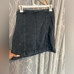 Free People high waisted dark denim wash stretch Mini skirt size 10 - Like New